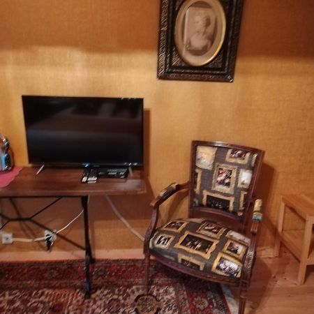 Апартаменти Chambre D'Hotes Acces Separe Et Possibilite Table D'Hotes Sur Reservation Ver  Екстер'єр фото