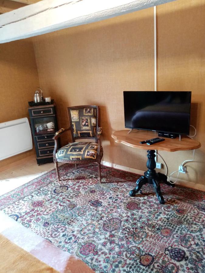 Апартаменти Chambre D'Hotes Acces Separe Et Possibilite Table D'Hotes Sur Reservation Ver  Екстер'єр фото